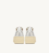 BASKETS MEDALIST PLATFORM EN CUIR BLANC ET ARGENT METALLISE