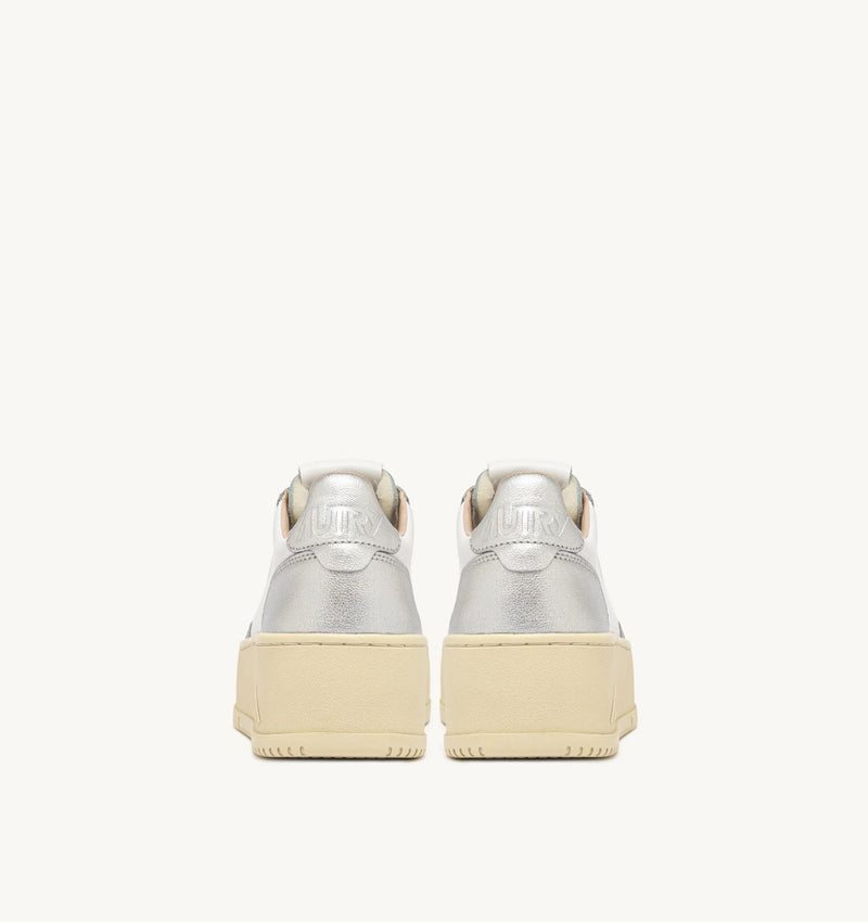 BASKETS MEDALIST PLATFORM EN CUIR BLANC ET ARGENT METALLISE